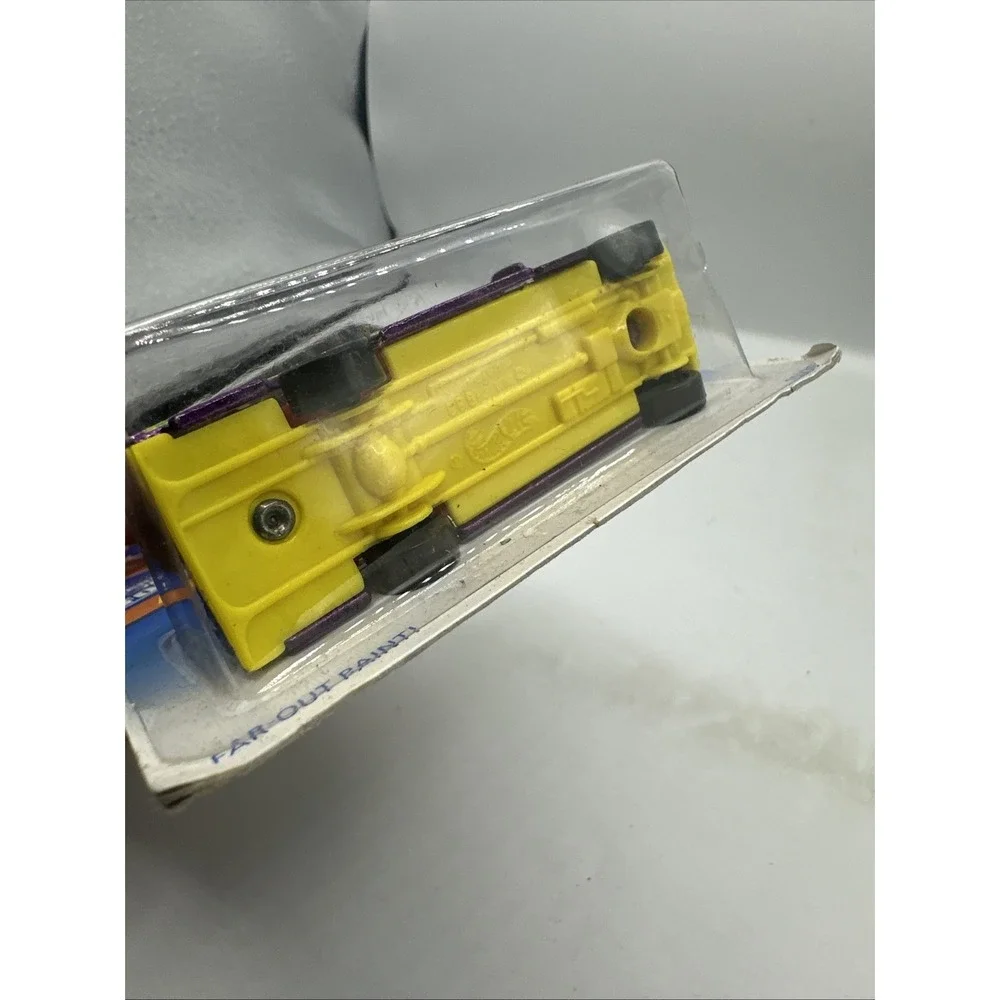 Hot Wheels Lot Of 2 Mod Bod Series 2/4 SCHOOL BUS and 3/4 Range River‎